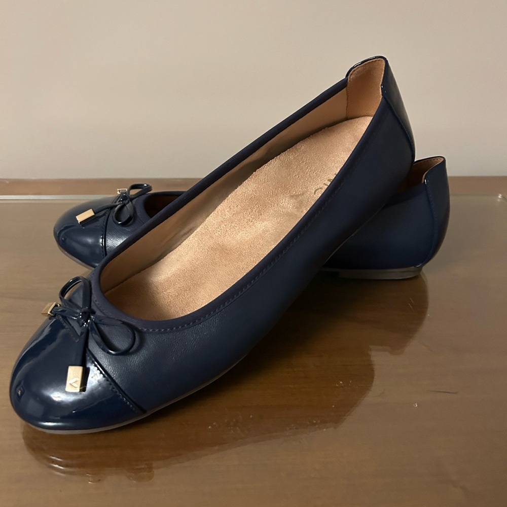Vionic Navy Blue Women's Flats with Bow Detail